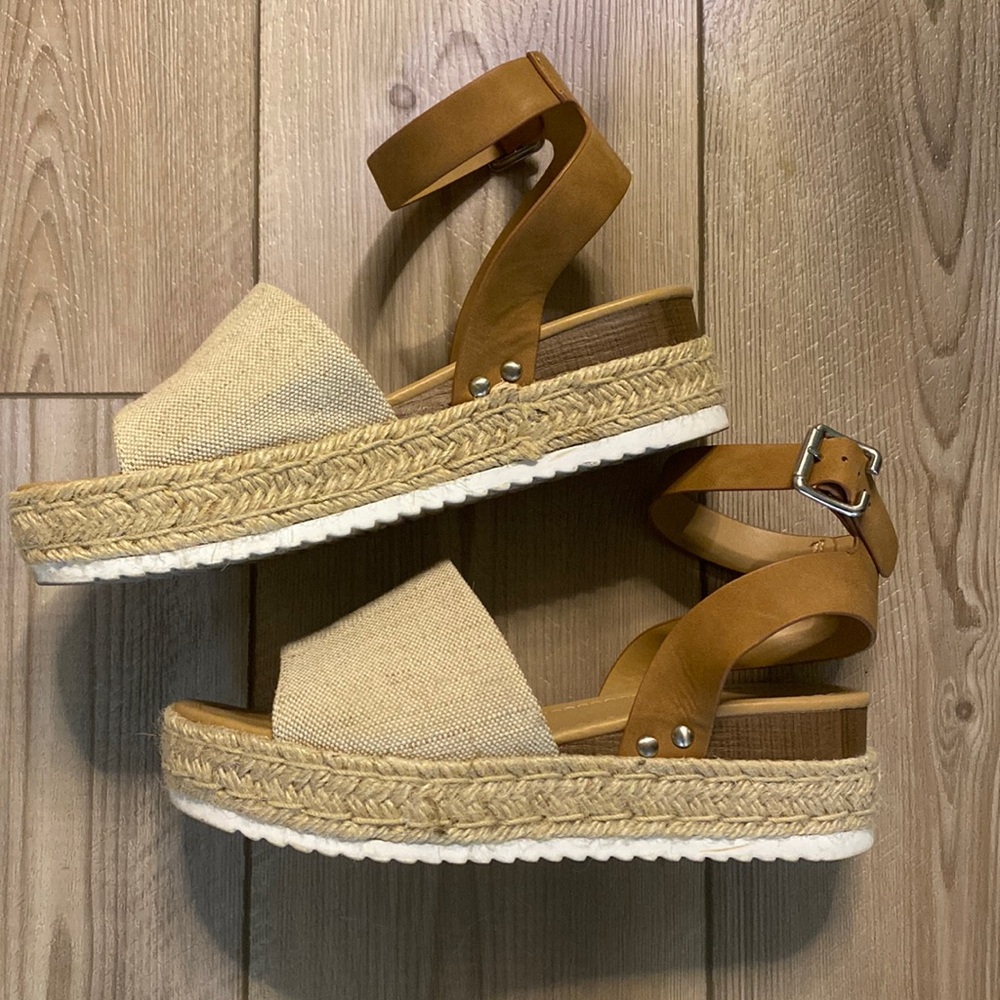 Soda canvas ankle strap platform wedges 8.5